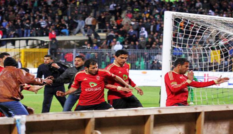 المجلس العسكري يعلن الحداد في مصر ومجلس الشغب والحكومة يبحثان التداعيات
