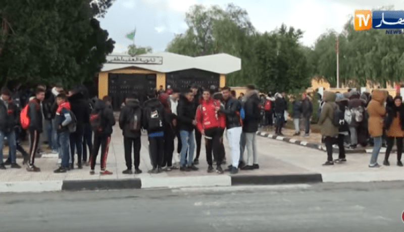 تلاميذ ثانوية العقيد لطفي يرفضون الدراسة بسبب غياب التدفئة بعين تيموشنت