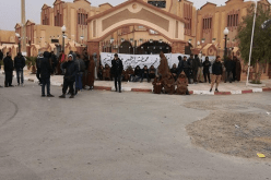 مواطنون يغلقون مقر بلدية خطوطي سد الجير بالسلاسل و«الكادنات» في المسيلة