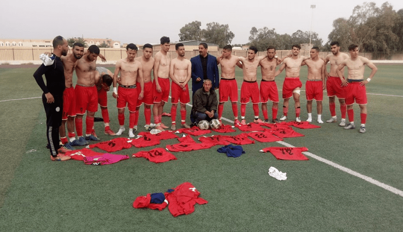 لاعبو «أولمبيك المسيلة» ينزعون أقمصتهم احتجاجا على ترتيب المباريات!