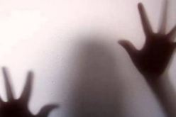 فتاة تقطع لسان شخص أثناء محاولته اغتصابها داخل المصعد