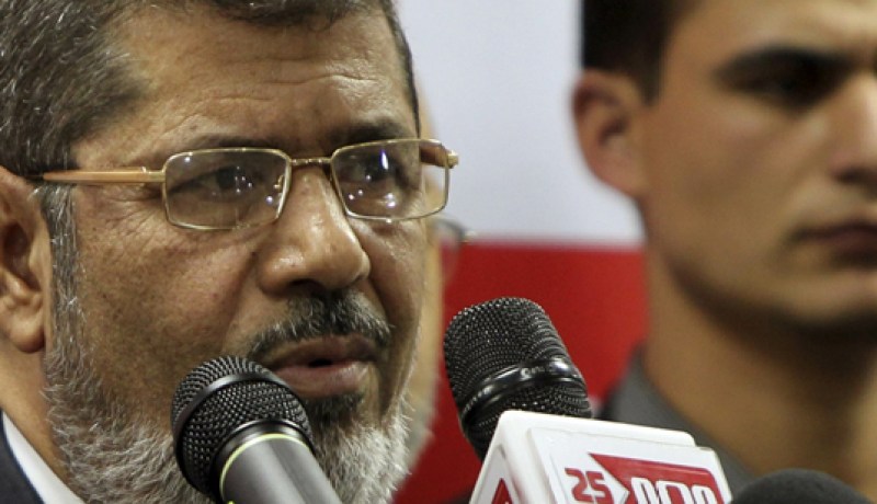مرسي يدعو رؤساء هيئات قضائية لبحث أزمة القضاء