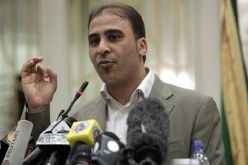 الحكومة الليبية تؤكد أن زوجة القذافى و إبنته موجودتان في طرابلس وأن غانم يقوم بمهمة