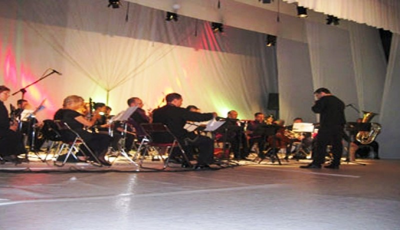 فرقة موسيقية فرنسية تصف الجزائريين بالأبقار في‮ ‬حفل بتلمسان