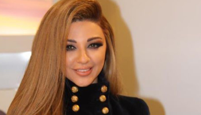 اللبنانية مريم فارس تستعرض أغانيها بمسرح تيمقاد