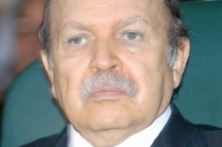 الرئيس بوتفليقة يهنئ الملكة إليزابيث الثانية بالعيد الوطني لبلادها