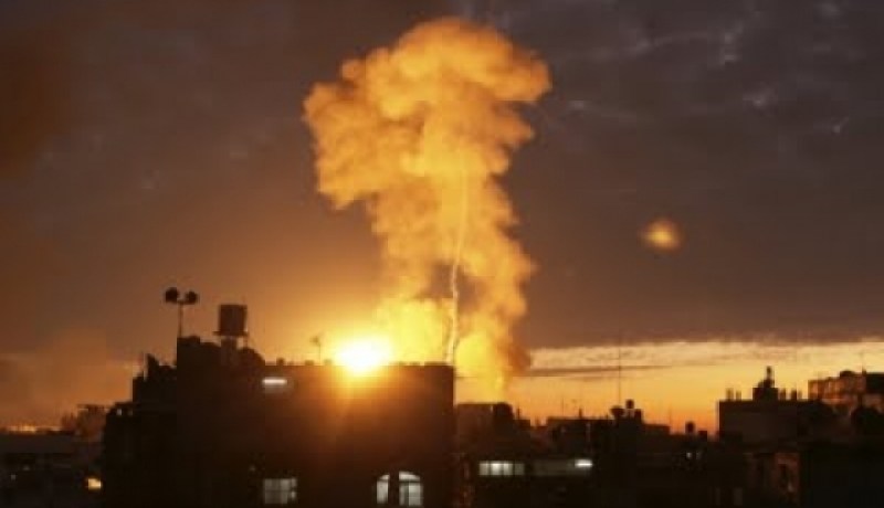 قوات الاحتلال الإسرائيلي تقصف قوارب الصيادين في شواطئ قطاع غزة