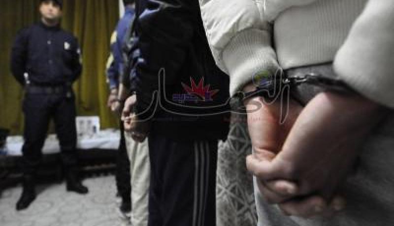 تفكيك شبكة من جنسيات افريقية تنشط في تزوير العملة ووثائق السفر في وهران