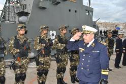 بالصور.. قائد القوات البحرية يشرف على تفتيش الغراب قاذف الصواريخ القرش