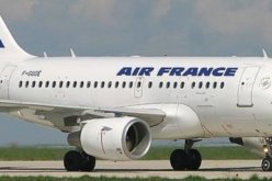 طرد مغربي من طائرة فرنسية بسبب الدعاء ومشاهدة فيلم ديني قبل الإقلاع