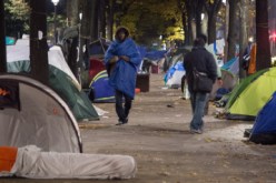 فرنسا تخصص منحة استثنائية للمهاجرين لتشجيعهم على العودة إلى بلادهم