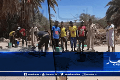 إليزي..مواطنون يرمّمون طريقاً من مالهم الخاص في غياب السلطات