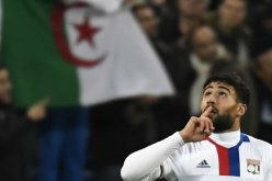 محرز يدافع عن فقير بعدما وصفه أحد الجزائريين بـ”الخائن”