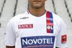 نسيـــــم زيـــتــــوني‮ ‬نجـــم صاعد‮ ‬يتنافس عليه جوفنتوس و‮9 ‬نوادي‮ ‬من البطولة الفرنسية