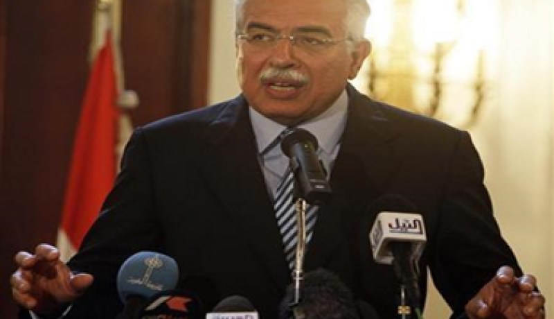 وضع احمد نظيف 15 يوما في الحبس الاحتياطي في مصر في اطار تحقيقات فساد