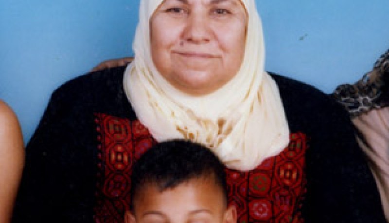 المناضلة الفلسطينية زكية شموط: وضعت مولودتها في السجن وأرضعتها في المحكمة