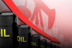 انخفاض أسعار النفط بنحو 2 بالمائة نتيجة زيادة مفاجئة للمخزونات الأمريكية