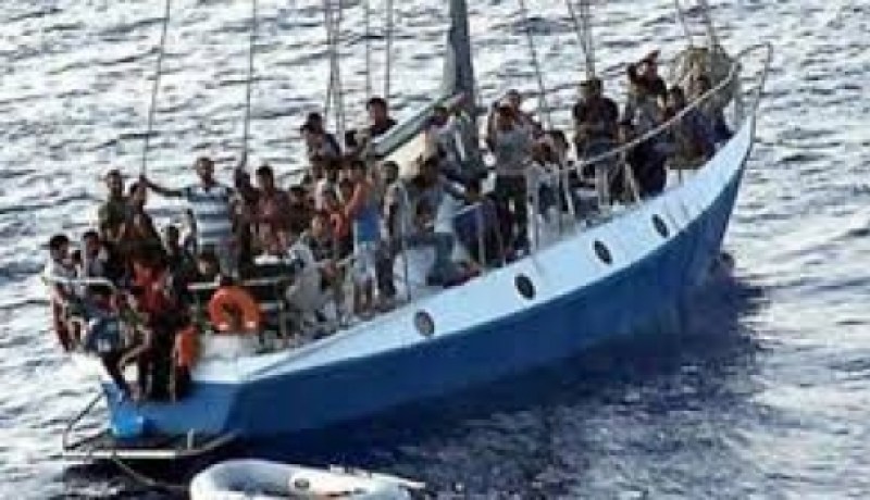 قوات خفر السواحل الإيطالي تنقذ نحو 700 مهاجر قرب قناة صقلية