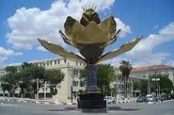 سلال يسلم قرارات تمويل و استفادة من تجهيزات على متعاملين شباب بسطيف