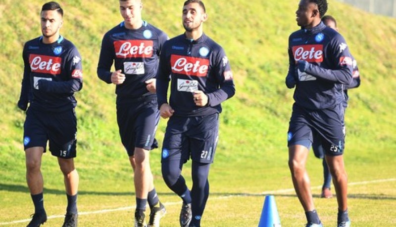 جزائريو نابولي لايفترقون