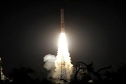 امريكا تطلاق صاروخ دلتا-4 يحمل قمرا صناعيا للأغراض العسكرية