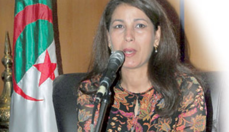 فضلت طرح ألبومها الجديد شهر سبتمر القادم بفرنسا : المطربة نسيمة في ديو مع “المطرب العالمي” إيدير