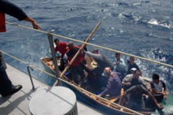 خفر الشواطئ بوهران ينقذون 23 حراق من الغرق