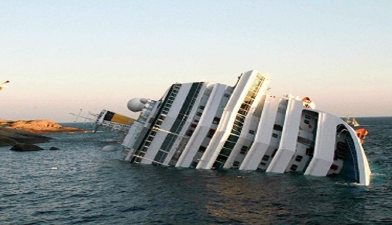 تعليق عمليات البحث عن السفينة الايطالية المنكوبة