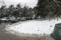 ثلوج على المرتفعات الوسطى والشرقية التي تتعدى 800 متر