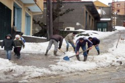 ثلوج كثيفة تغلق الطريق الوطني رقم 37 بولاية البليدة