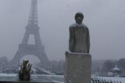 الثلوج تشل فرنسا و تلغي الرحلات الجوية و تجمد الطرق السريعة