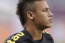 لجنة الانضباط توقف مهاجم سانتوس نيمار لمباراتين