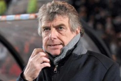 الفرنسي كريستيان جوركوف يوقع عقد تدريب المنتخب الوطني لكرة القدم