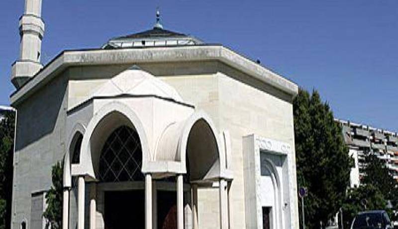 مقتل شخص وإصابة آخر بجروح خطرة في اعتداء داخل مسجد في فرنسا