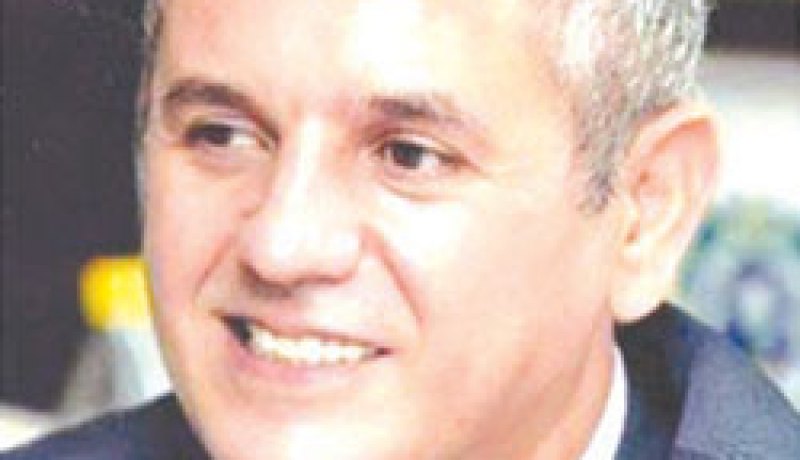 مراجعة الدستور ينبغي أن تشكل “المرحلة الأخيرة” في المسار “الانتقالي”