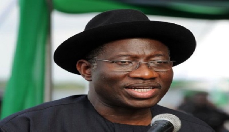 الرئيس النيجيري يتعهد بمكافحة الإرهاب