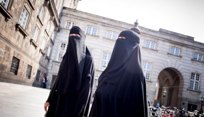 بعد الهجمات الإرهابية الدامية: تغطية الوجه ممنوع في الأماكن العامة بسريلانكا