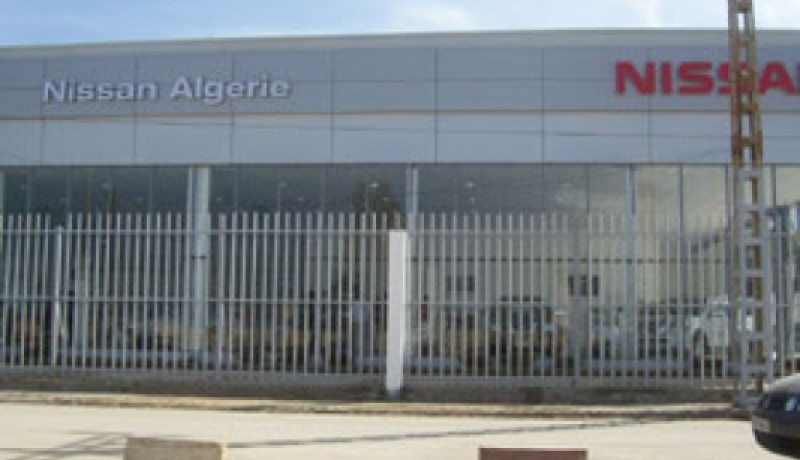 نيســان تســوّق ‮0001 ‬سيـارة في‮ 1102‬