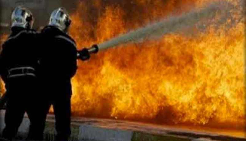 حريق مهول بمستودع لتخزين مواد البناء والطلاء في قسنطينة