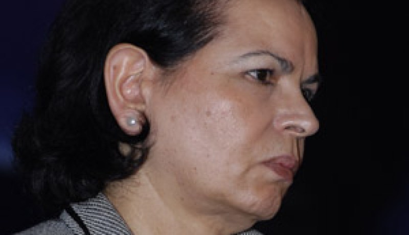 نوارة تؤخر عمار