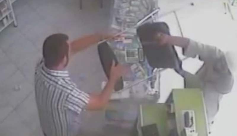 ملتح يهاجم صيدليا بغاز مسيّل للدموع في باتنة