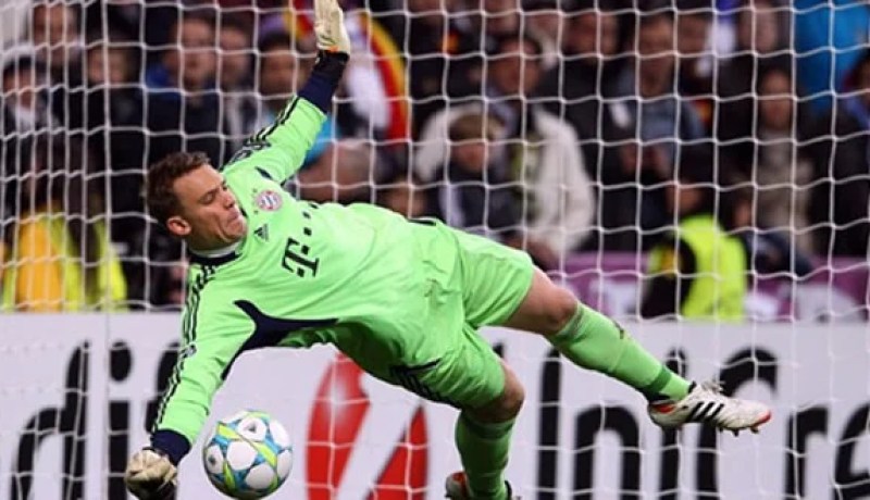 الإصابة تبعد الحارس نوير عن مواجهة الأرجنتين وديا