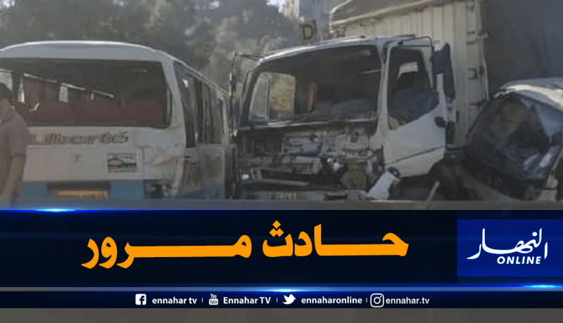 حادث إصطدام بين 3 شاحنات وحافلة يخلف إصابة أحد السائقين بتيزي وزو