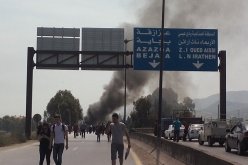 تيزي وزو:  وفاة إمرأة وأخرى تلد في “سيارة إسعاف” بسبب غلق طريق من قبل سكان حي قصديري