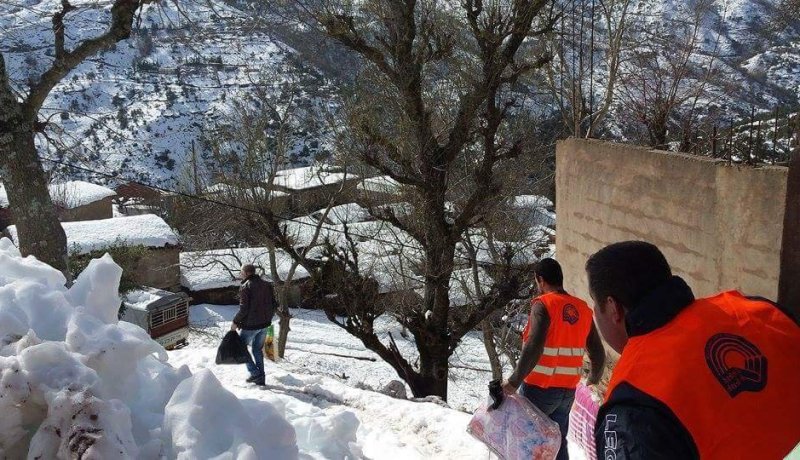 التعاون والتضامن .. القوة السحرية لسكان قرى ومداشر تيزي وزو لمواجهة قساوة الشتاء