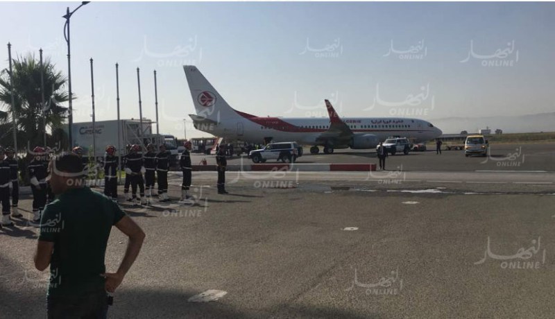 جثمان المجاهد الراحل العقيد أحمد بن الشريف يصل إلى مطار هواري بومدين