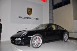 PORSCHE  لأول مرة في الجزائر بأسعار تتراوح بين مليار وملياري سنتيم