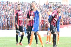 التيار لا يمر بين بوحفص واللاعبين وبادو زاكي يغادر إلى المغرب