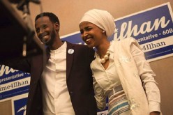 ألحان عمر.. لاجئة صومالية مسلمة تفوز بعضوية الكونغرس الأمريكي