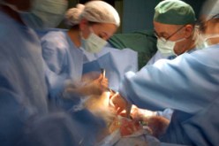 مرض البهاق أو “البرص” يصيب 3 بالمائة من سكان المغرب العربي:البروفيسور غوتي يجري أول عملية جراحية ناجحة لزرع خلايا الميلانوسيت